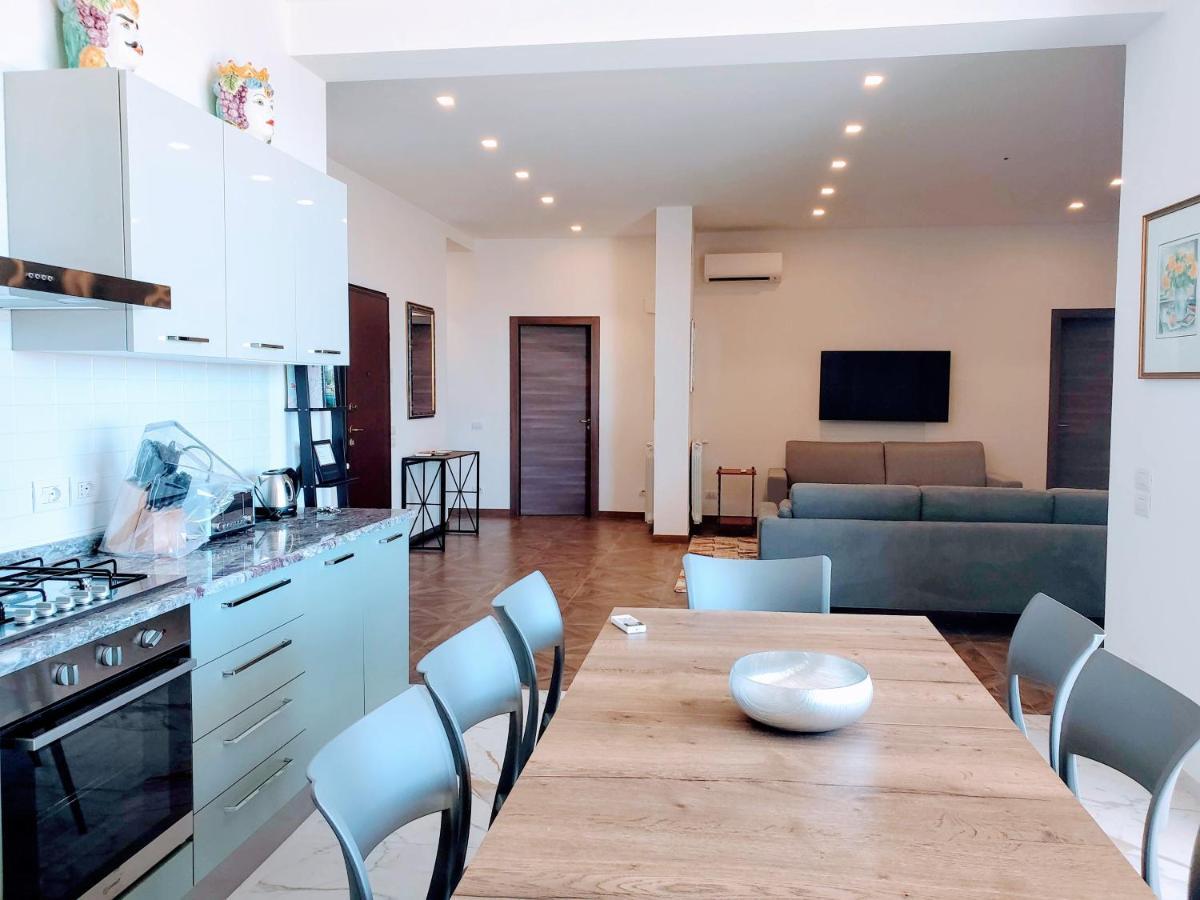 카스텔라마레델골포 Palazzo Del Golfo 아파트 외부 사진